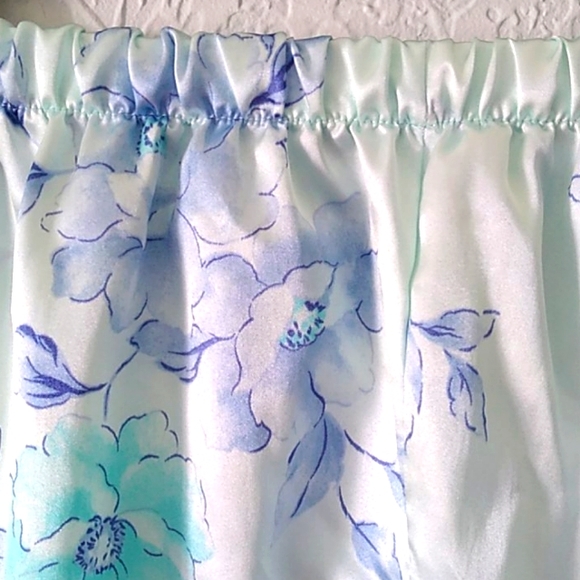 Cinema Eloile Pajamas Set Size Medium - Picture 5 of 10